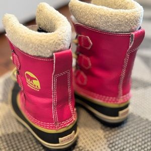 Sorel girls’ snow boots